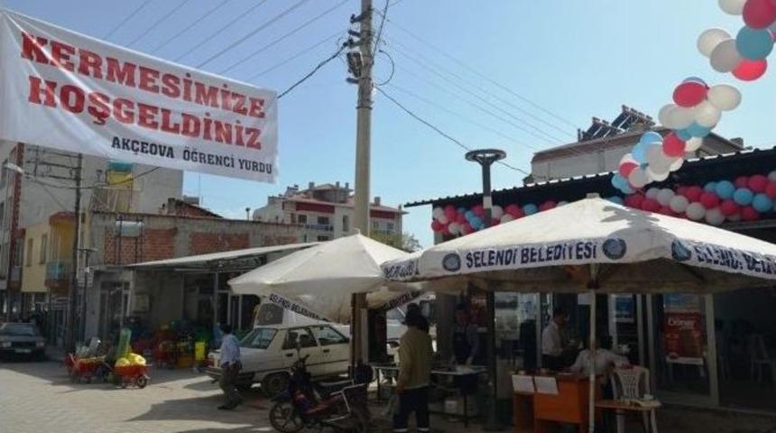 Selendi&rsquo;de Yurt &Ouml;ğrencileri Yararına Kermes