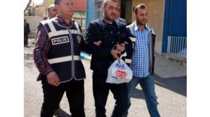 Alkış Ve Tezah&uuml;ratla Cezaevine Uğurlandı