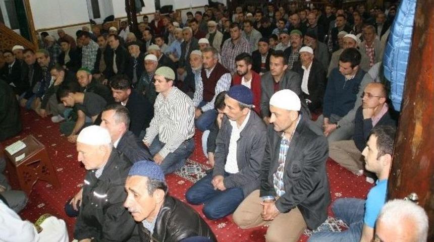 Devrek&rsquo;te Regaip Kandili Kutlandı