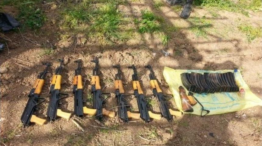 Silopi&rsquo;de 7 Adet Kalaşnikof Ele Ge&ccedil;irildi