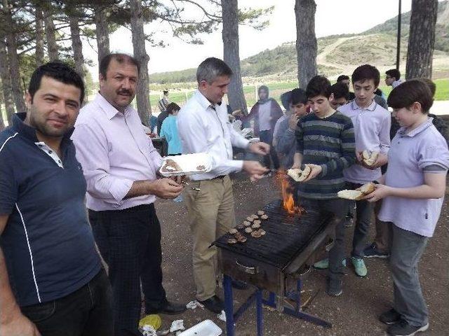 Şampiyon Öğrencilere Piknik Ödülü