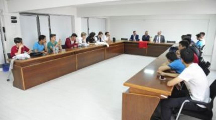 Şampiyon U-17 Takımından Başkan Halebak&rsquo;a Ziyaret