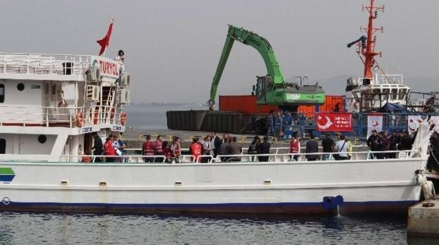 Pakistanlı 45 M&uuml;lteci Dikili Limanında