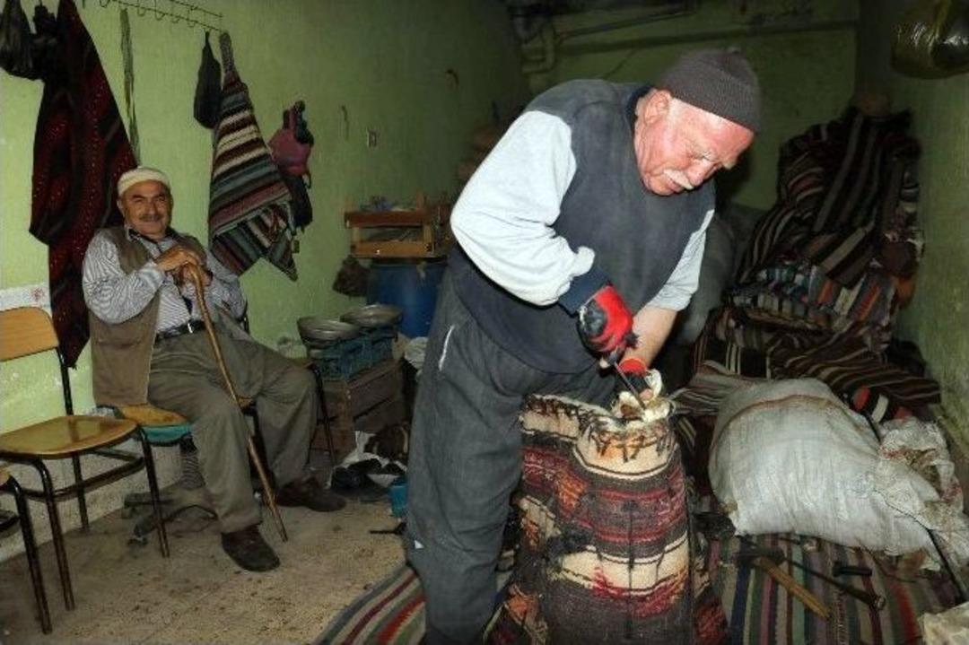 60 Yaşındaki Semerci Teknolojiye Meydan Okuyor