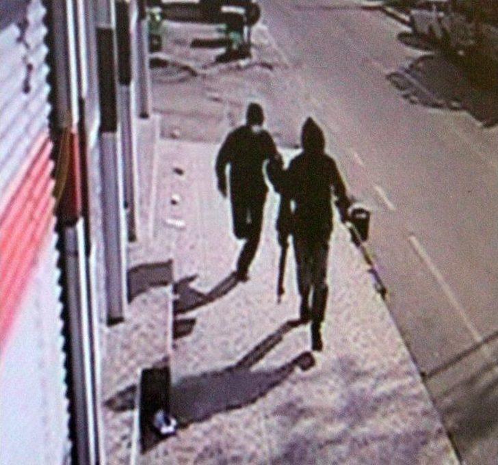 Ptt Şubesinde Pompalı Tüfekli Soygun G1