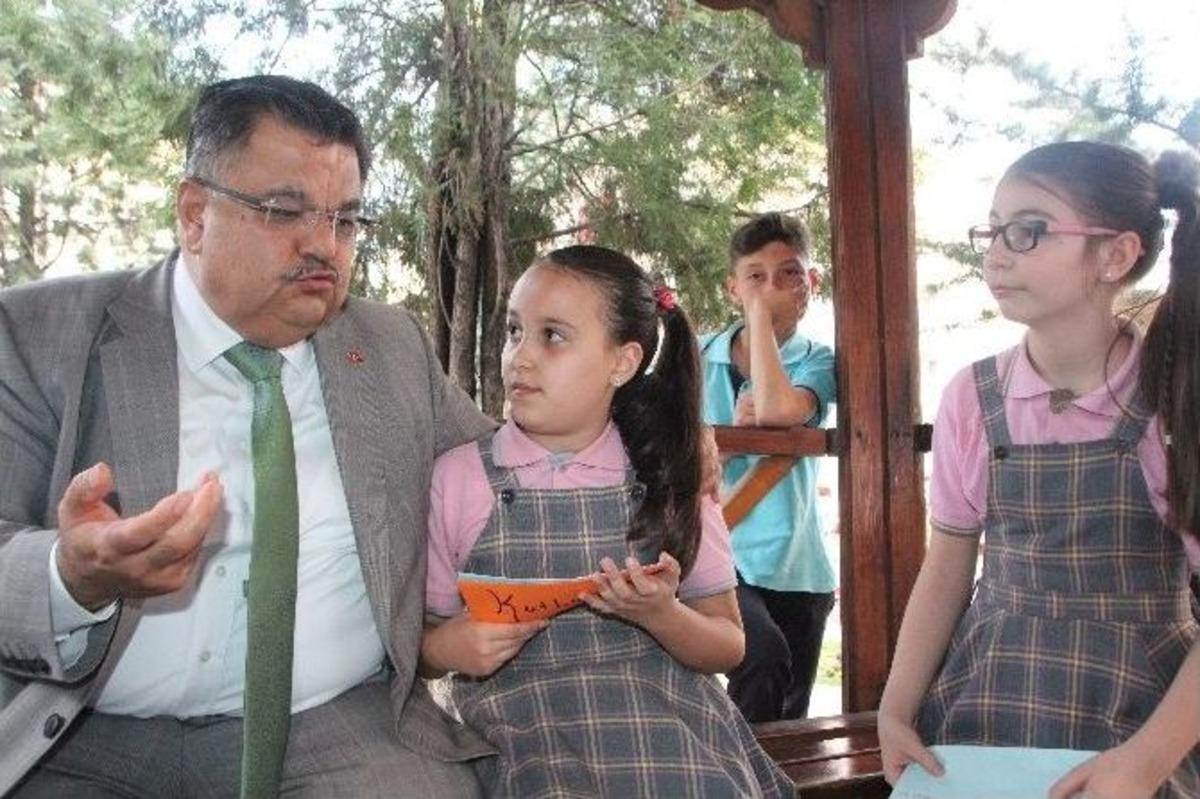 Miniklerden Başkan Yağcı&rsquo;ya Soru Yağmuru