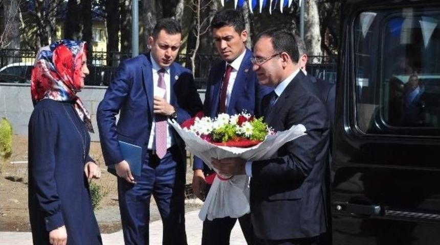 Bozdağ: "h&uuml;k&uuml;metimizin Yaptırdığı Binalar Sanatsal Değer Taşıyor"