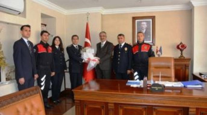 Polislerden Vali Kılı&ccedil;&rsquo;a Ziyaret