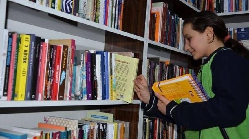 Uludere&rsquo;nin İlk K&uuml;t&uuml;phanesi A&ccedil;ıldı