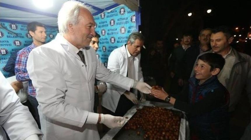 K&uuml;tahya Belediyesi&rsquo;nden Halka Lokma İkramı
