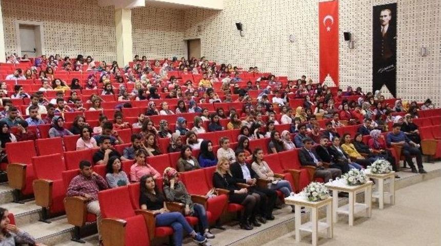&Ccedil;ocuk İstismarı Ve Kadına Şiddet Konferansı D&uuml;zenlendi