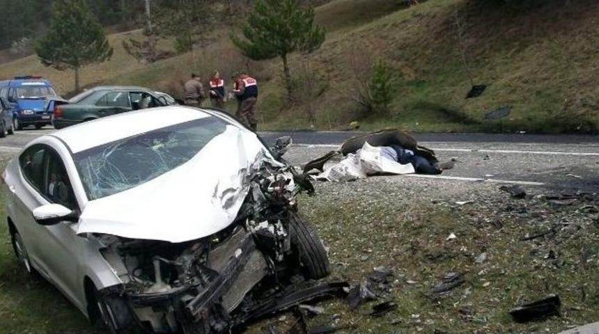 Kastamonu’da Otomobiller Çarpıştı: 1 Ölü, 2 Yaralı