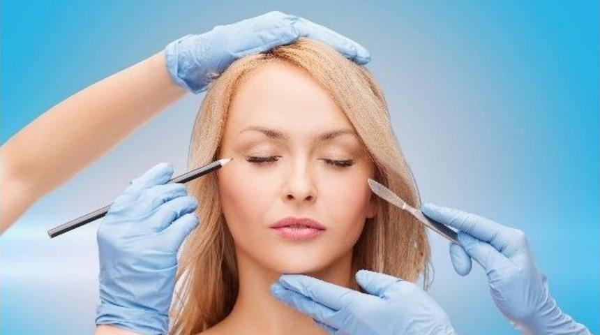 Estetik Ameliyat &Ouml;z G&uuml;veni Arttırır