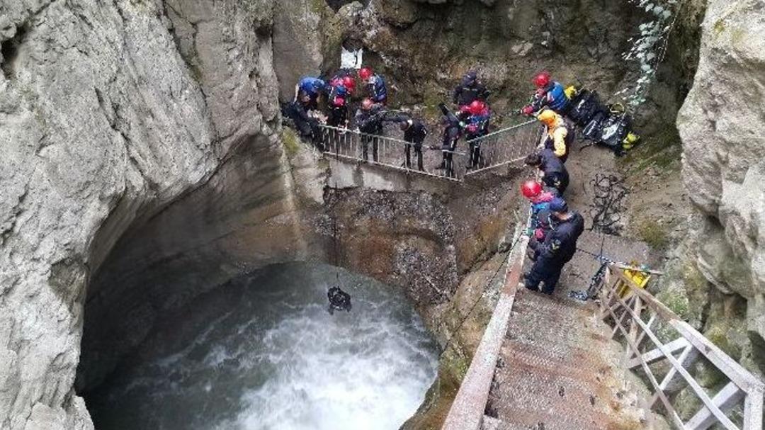 Şelaleden D&uuml;şen Suriyeli &Ccedil;ocuğun Cesedine Ulaşıldı