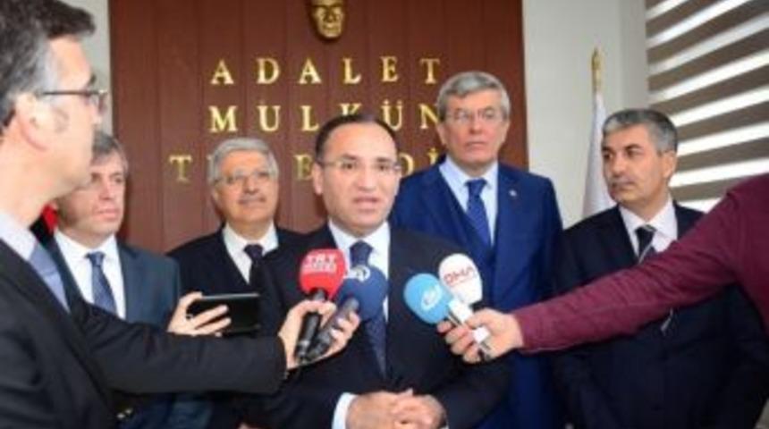 Bakan Bozdağ: &ldquo;d&uuml;n Ayrı Bug&uuml;n Ayrı Bir Şey. Artık Kılı&ccedil;daroğlu Adına Ben Utanıyorum&rdquo;