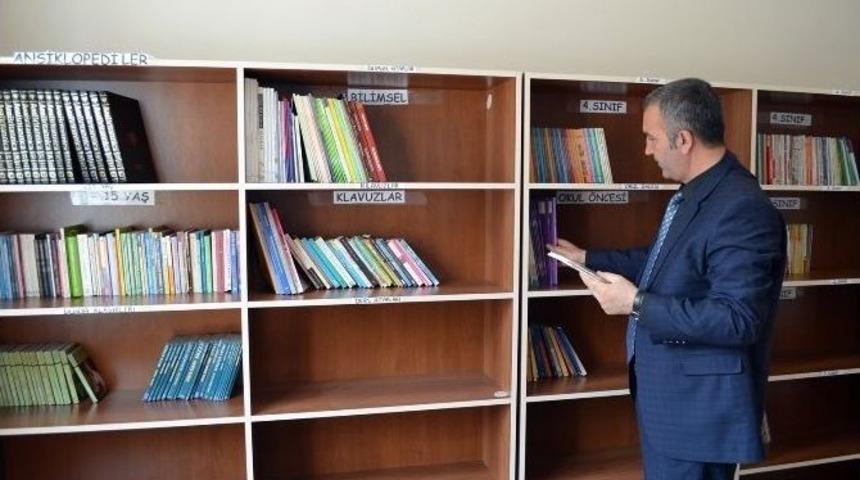 Adilcevaz’da Okul Aile Birliği Kütüphane Kurdu