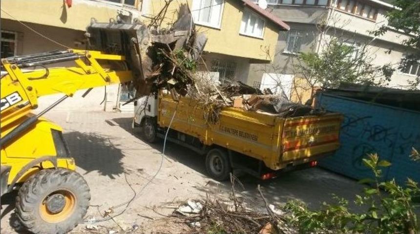 D&ouml;nd&uuml; Teyze&rsquo;ye Maltepe Belediyesi&rsquo;nden Temizlik Desteği