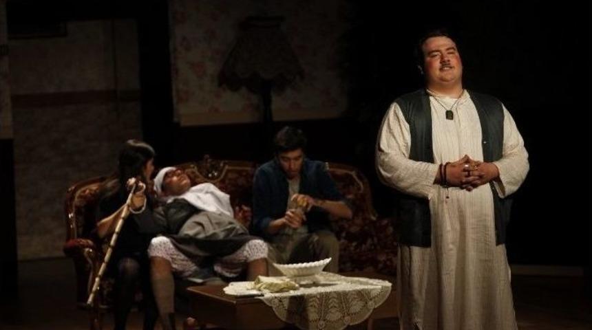 Odunpazarı Tiyatroya Doyuyor