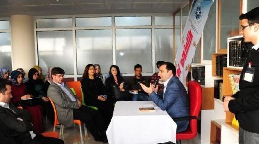 Geleneksel &rsquo;oku-yorum&rsquo; K&uuml;t&uuml;phane Buluşmaları