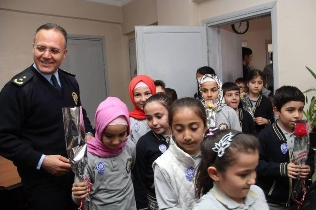 Karabekir &Ouml;ğrencileri Emniyet M&uuml;d&uuml;r&uuml; Kuru&ccedil;ay&rsquo;ı Ziyaret Etti