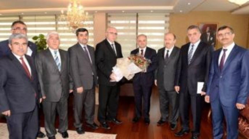 İl M&uuml;ft&uuml;s&uuml; Melek&rsquo;ten Vali &Ccedil;akacak&rsquo;a Kutlu Doğum Haftası Ziyareti