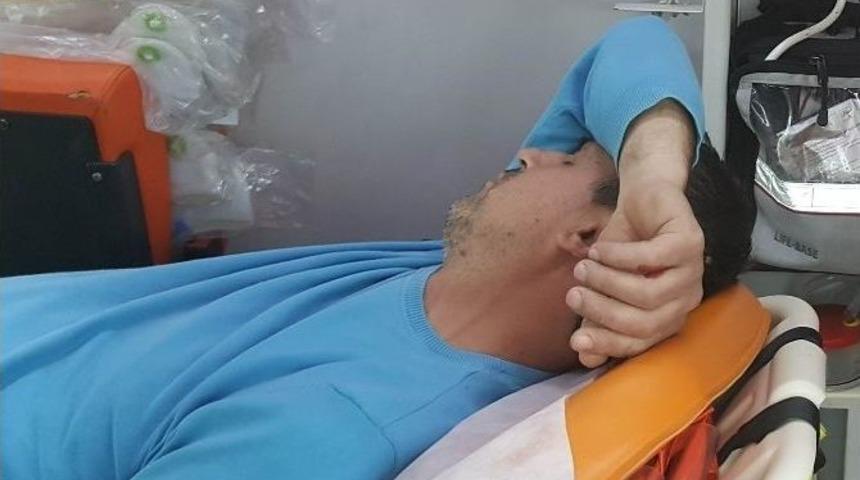 Otomobil Motosiklete &Ccedil;arptı: 1 Yaralı