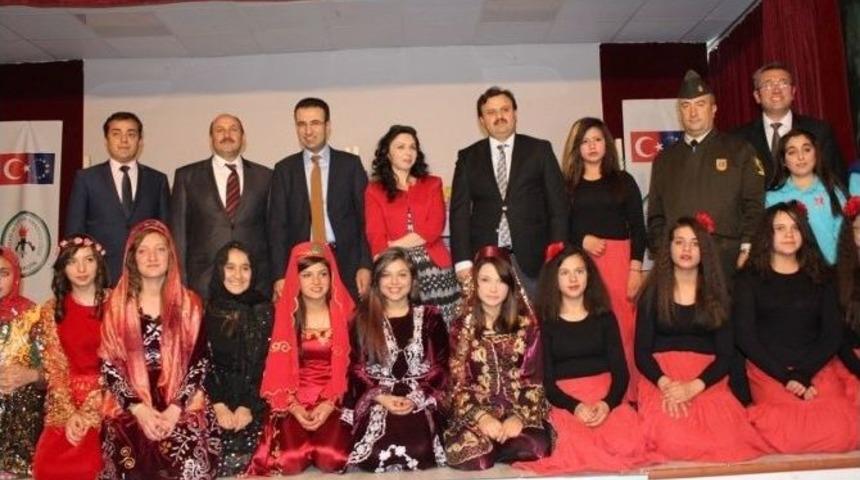 Bolvadin&rsquo;de Sergilenen &ldquo;suskun Kadınlar Koğuşu " Adlı Tiyatro Oyunu B&uuml;y&uuml;k İlgi G&ouml;rd&uuml;