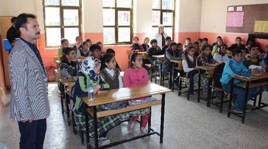 T&uuml;rkiye Gaziler Vakfı Muş Şubesi&rsquo;nden Kitap Yardımı