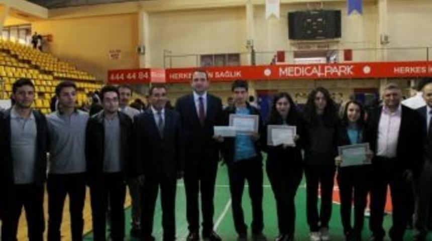 Gebze&rsquo;de D&uuml;zenlenen Liseler Arası Bilgi Yarışması Sonu&ccedil;landı