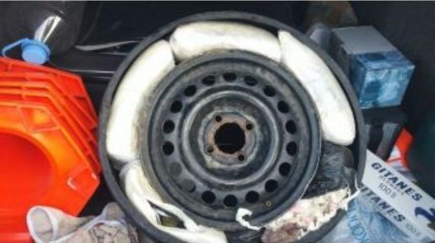 Yedek Lastikten Esrar &Ccedil;ıktı