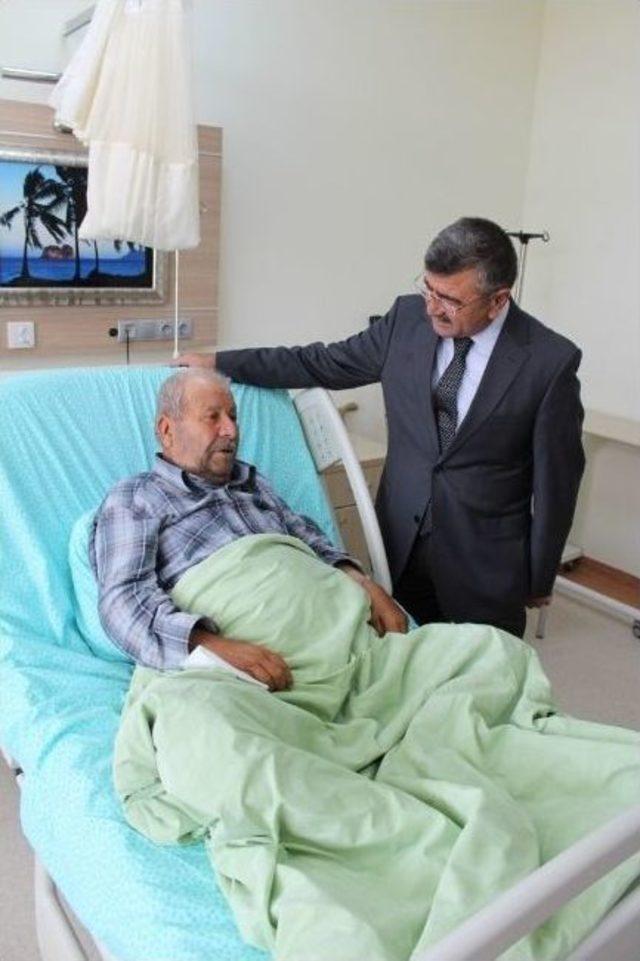 Niğde Belediye Başkan Faruk Akdoğan’dan Hasta Ziyareti