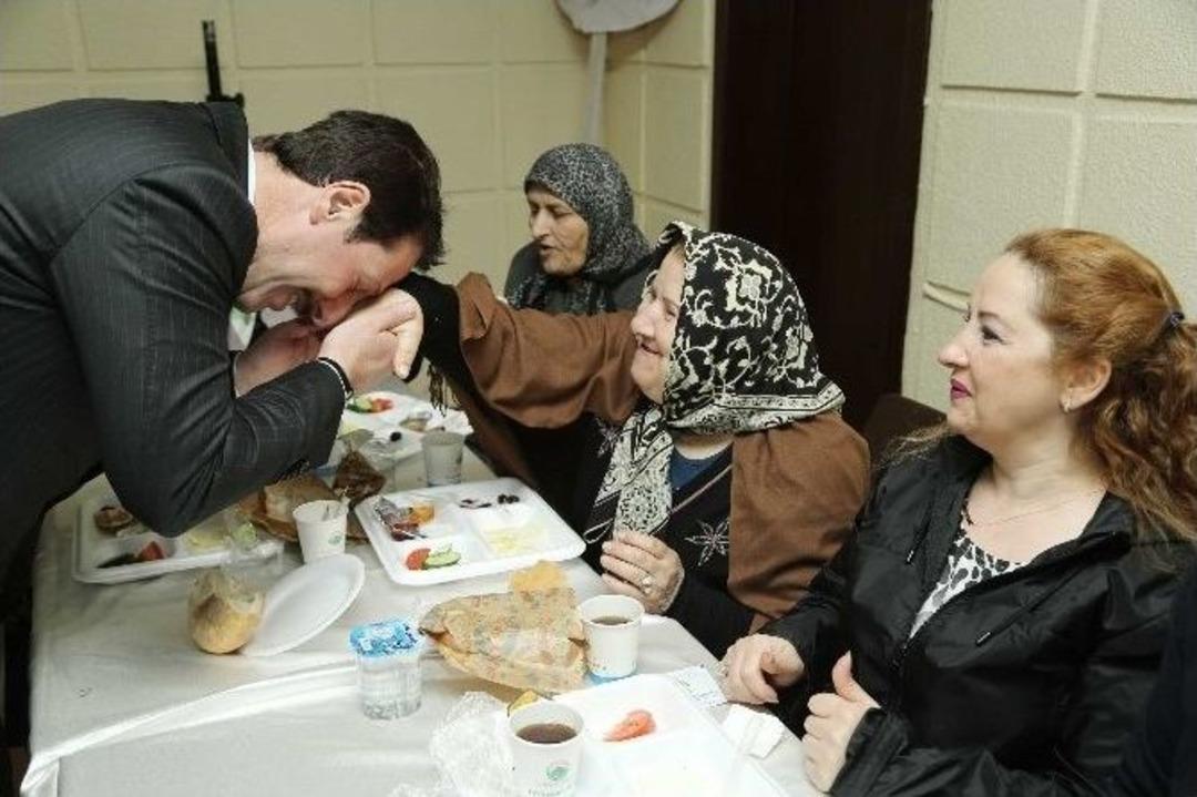 Başkan Tok, Şehit Aileleri Ve Gazilerle Buluştu