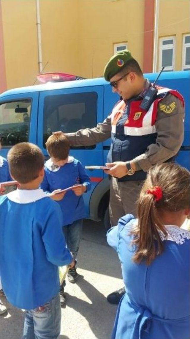 Milas’ta Eğitimde Jandarma Desteği