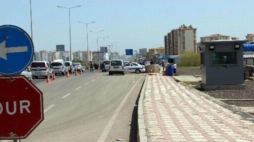 Diyarbakır&rsquo;da Uygulama Noktalarına Zırhlı Kul&uuml;be Yerleştiriliyor