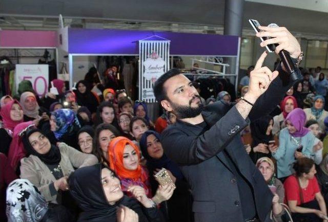 Alişan Sahnede Selfie Çekilmekten Şarkı Söyleyemedi