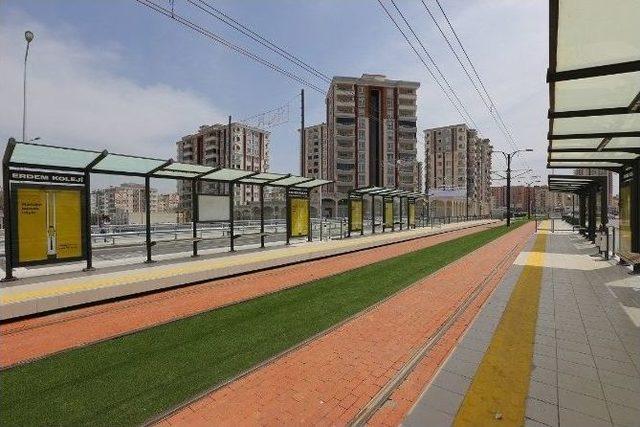 Tramvay Ve Duraklarına Yeni Düzenleme