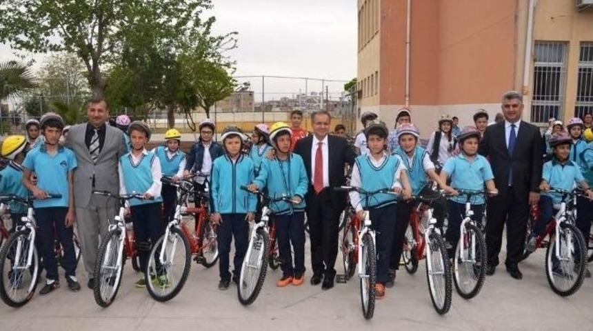 &Ouml;ğrencilere 260 Adet Bisiklet Dağıtıldı