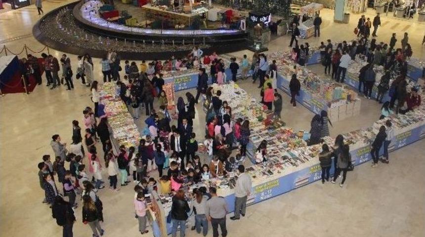 Ünlü Yazar Ahmet Ümit, Namık Kemal Kitap Festivali’nde