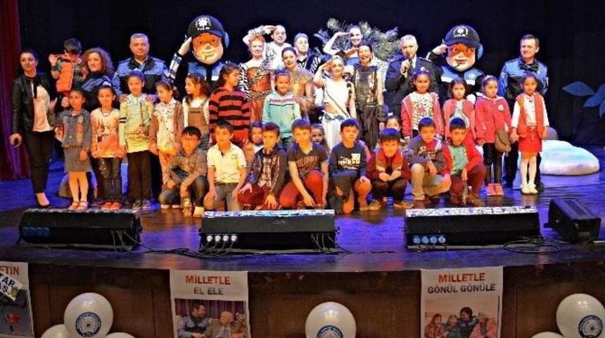 Bartın&rsquo;da Tiyatro R&uuml;zgarı Esti