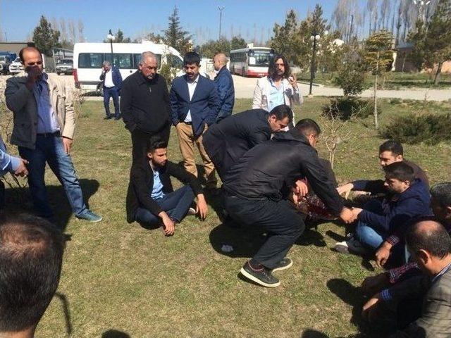 Van’da İki Sendika Yetkilileri Birbirine Girdi