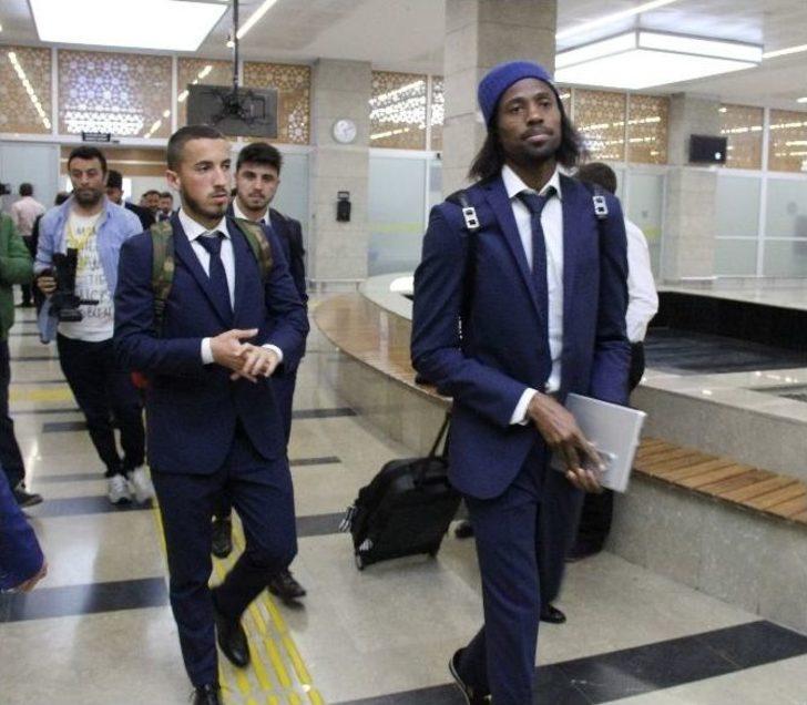 Fernebahçe Kafilesi Konya’ya Geldi G4