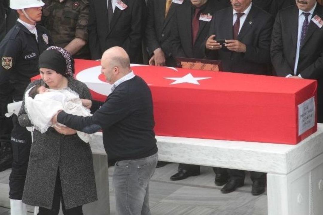 Başkent Şehitlerini Uğurladı