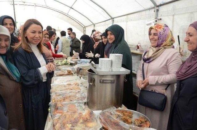 İhh’dan Yetimler İçin Kermes