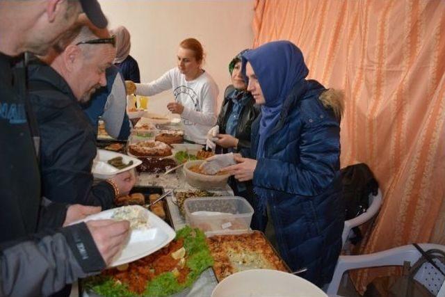 Ak Kadınlardan Kermes