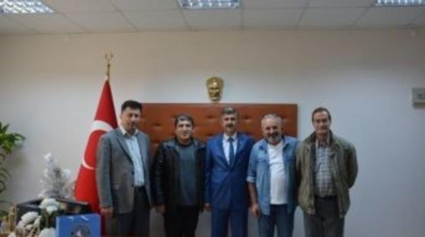 Gazetecilerden Dursun &Ccedil;akır&rsquo;a Tebrik