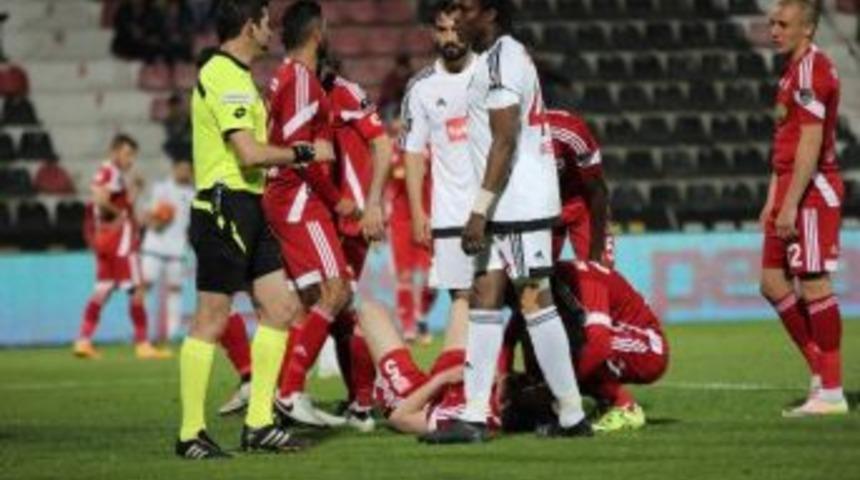 Mutlu Top&ccedil;u İki Değişikliğe Gitti