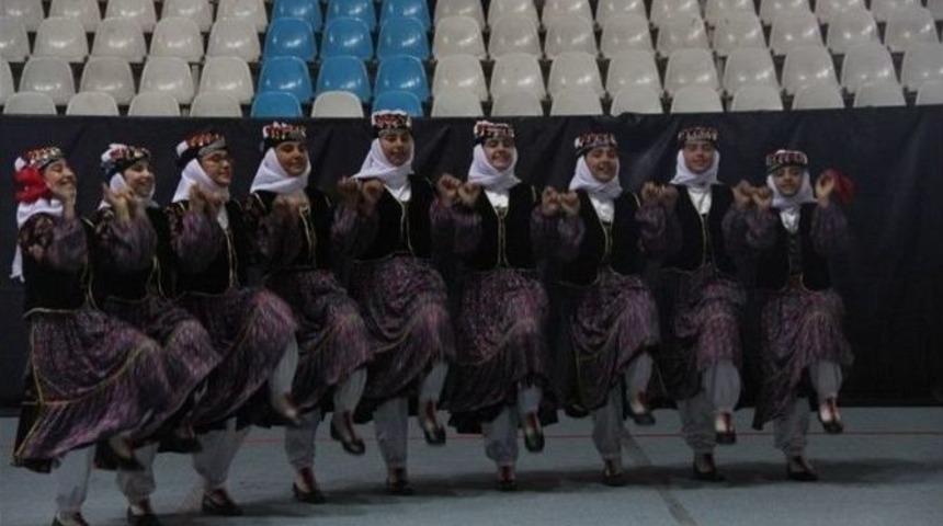 Erzincan&rsquo;da Halk Oyunları Yarışmaları Tamamlandı