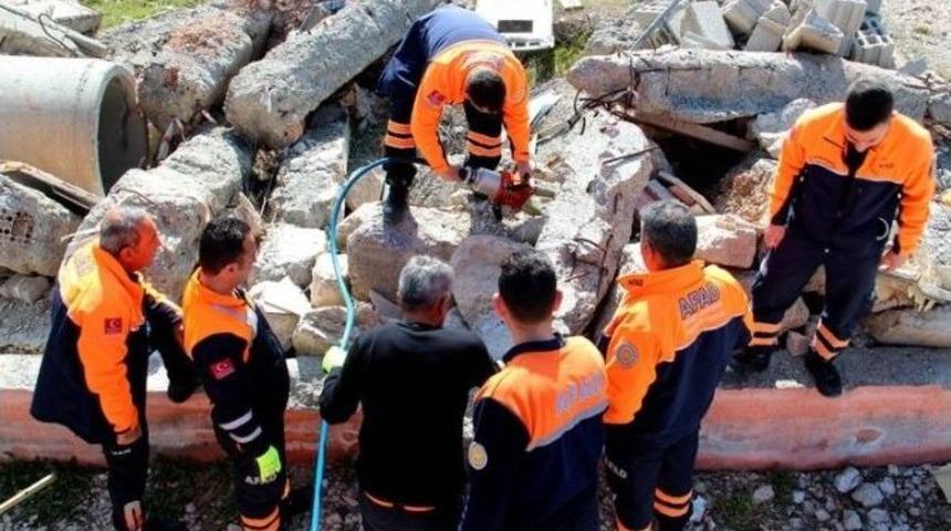 Afad&rsquo;ın Hizmet İ&ccedil;i Ve Okullara Y&ouml;nelik Eğitim Faaliyetleri Aralıksız Devam Ediyor