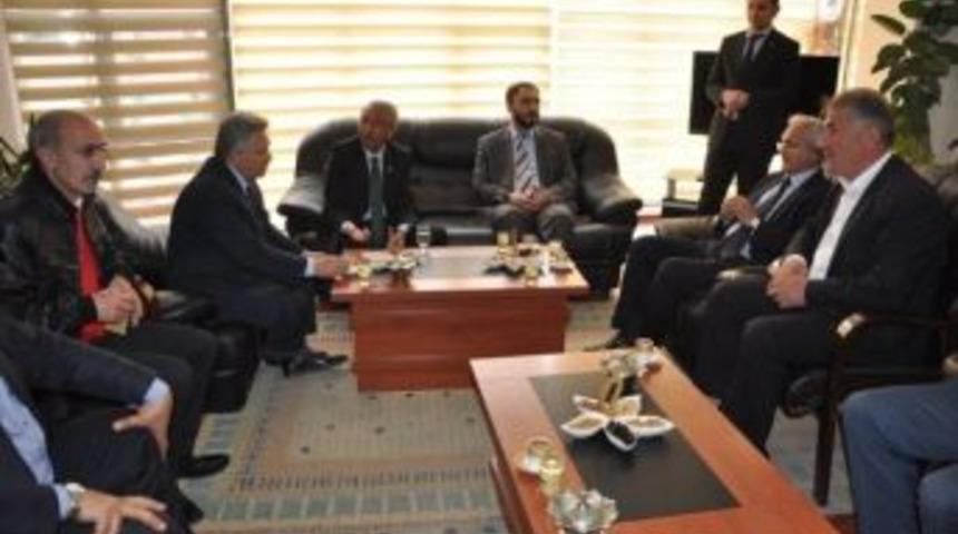 Vali Kahraman Erzincan Esnaf Ve Sanatk&acirc;rlar Odaları Birliğini Ziyaret Etti