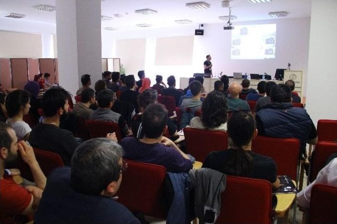 Fotoğrafseverler Canon &Uuml;r&uuml;nlerini Ve Ekipmanlarını Tanıdı